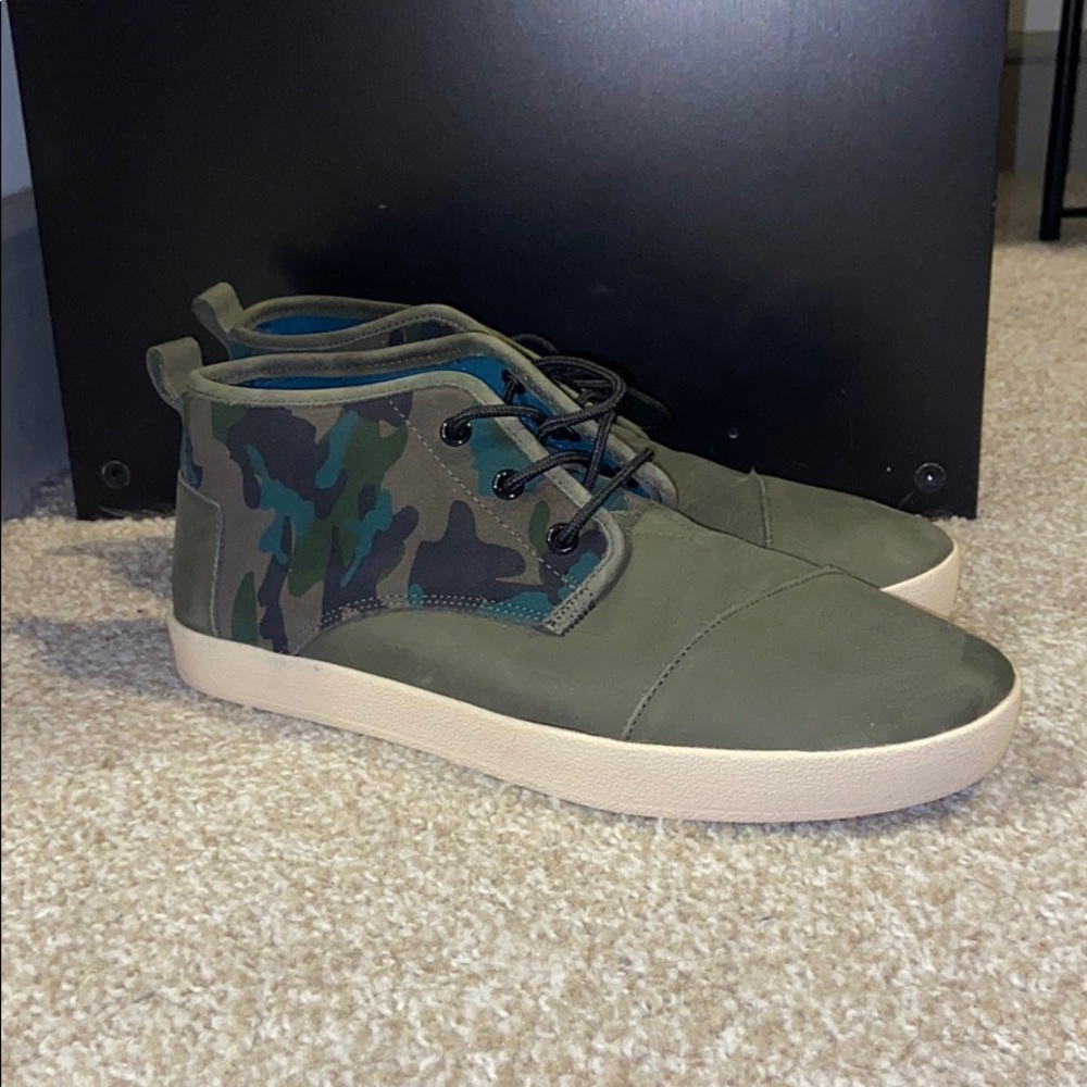 Tom’s Paseo Leather/Faux Suede Sneakers